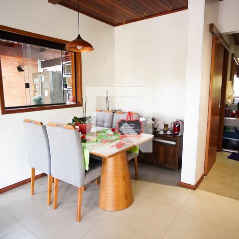 Casa à venda com 570m², 8 quartos e 4 vagasSala casa 2