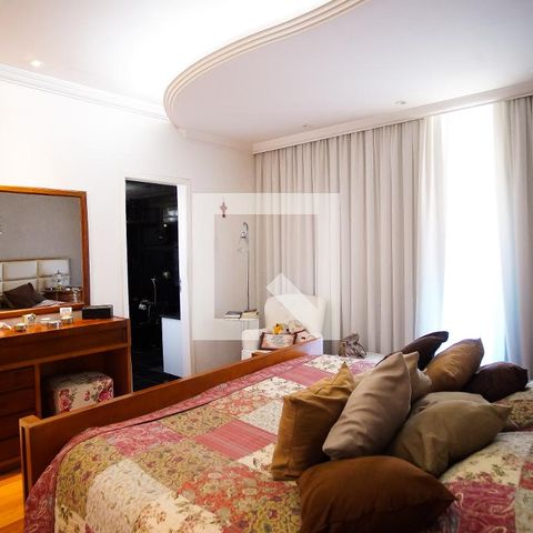 Casa à venda com 570m², 8 quartos e 4 vagasQuarto 1 - Suíte 
