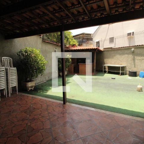 Apartamento à venda com 60m², 3 quartos e sem vagaÁrea comum 