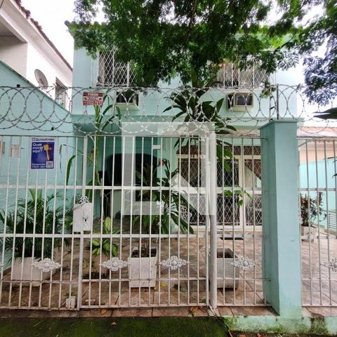 Casa à venda com 250m², 3 quartos e 2 vagasFachada
