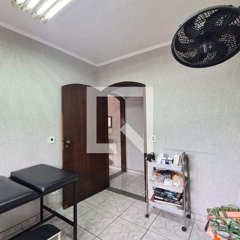 Casa à venda com 234m², 3 quartos e 2 vagasQuarto (casa de cima)