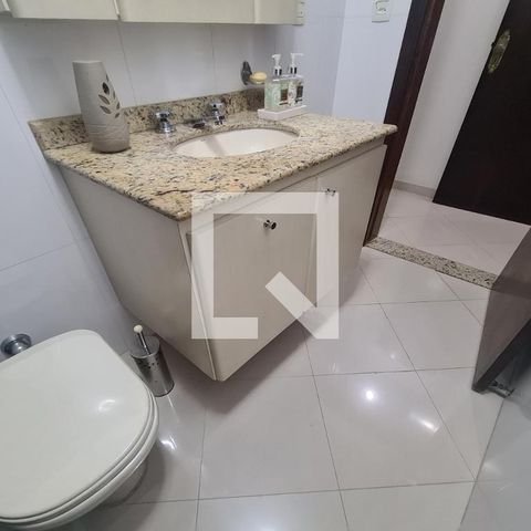 Casa à venda com 234m², 3 quartos e 2 vagasBanheiro da Suíte (casa de baixo)