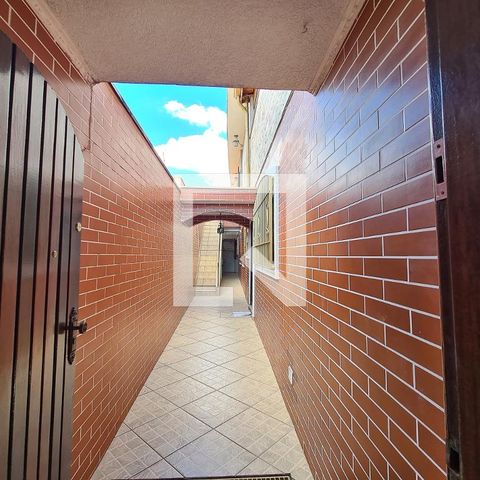Casa à venda com 234m², 3 quartos e 2 vagasCorredor