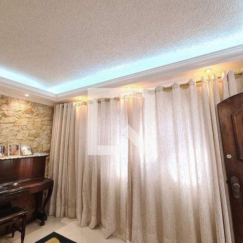 Casa à venda com 234m², 3 quartos e 2 vagasSala ( casa de baixo)