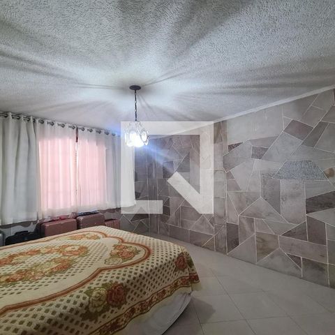 Casa à venda com 234m², 3 quartos e 2 vagasSuíte (casa de baixo)