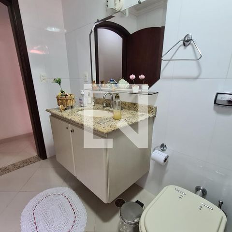 Casa à venda com 234m², 3 quartos e 2 vagasBanheiro (casa de baixo)