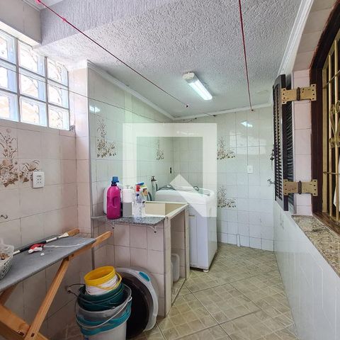 Casa à venda com 234m², 3 quartos e 2 vagasÁrea de Serviço (casa de baixo)