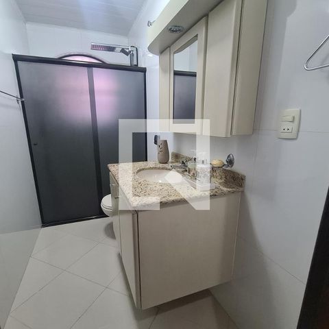 Casa à venda com 234m², 3 quartos e 2 vagasBanheiro da Suíte (casa de baixo)