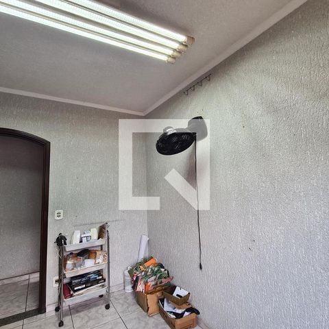 Casa à venda com 234m², 3 quartos e 2 vagasQuarto (casa de cima)