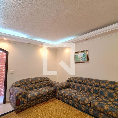 Casa à venda com 234m², 3 quartos e 2 vagasSala ( casa de baixo)