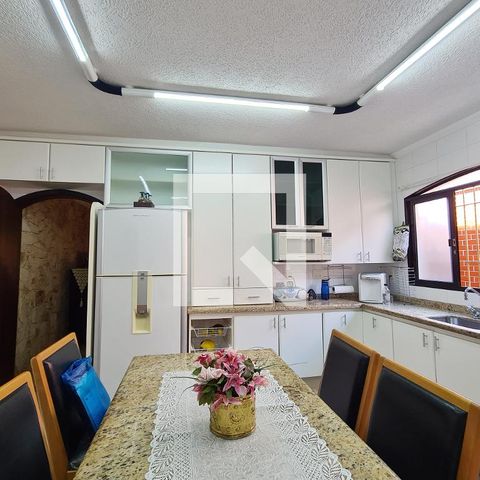 Casa à venda com 234m², 3 quartos e 2 vagasCozinha (casa de baixo)