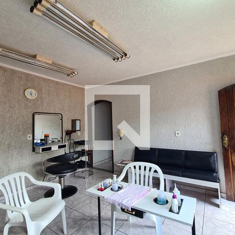 Casa à venda com 234m², 3 quartos e 2 vagasSala (casa de cima)