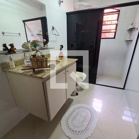 Casa à venda com 234m², 3 quartos e 2 vagasBanheiro (casa de baixo)