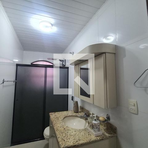 Casa à venda com 234m², 3 quartos e 2 vagasBanheiro da Suíte (casa de baixo)