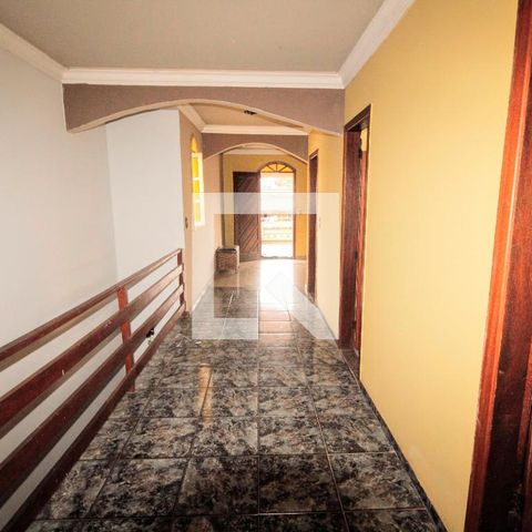 Casa à venda com 420m², 5 quartos e 3 vagasCorredor