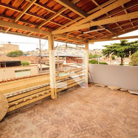 Casa à venda com 420m², 5 quartos e 3 vagasVaranda