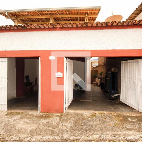 Casa à venda com 420m², 5 quartos e 3 vagasFachada