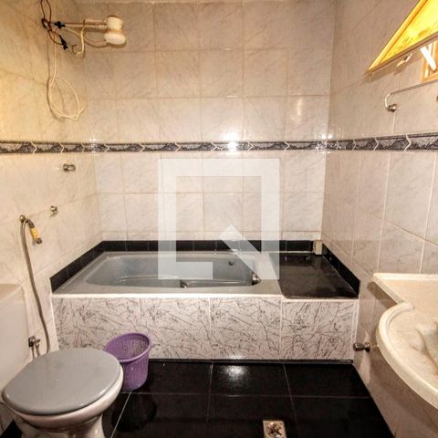 Casa à venda com 420m², 5 quartos e 3 vagasBanheiro 2