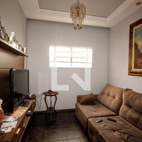 Casa à venda com 420m², 5 quartos e 3 vagasSala