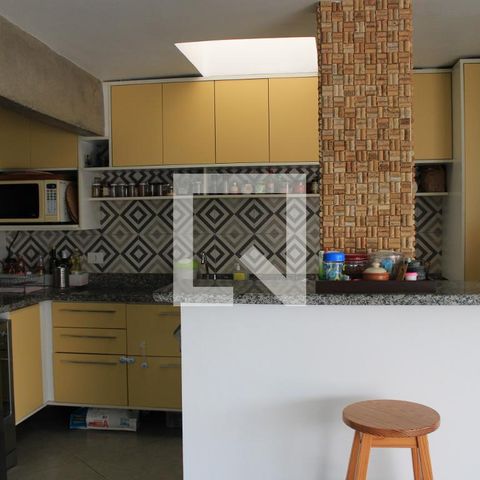 Apartamento à venda com 130m², 2 quartos e 2 vagasCozinha