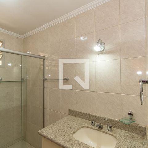 Casa à venda com 190m², 4 quartos e 3 vagasBanheiro Corredor