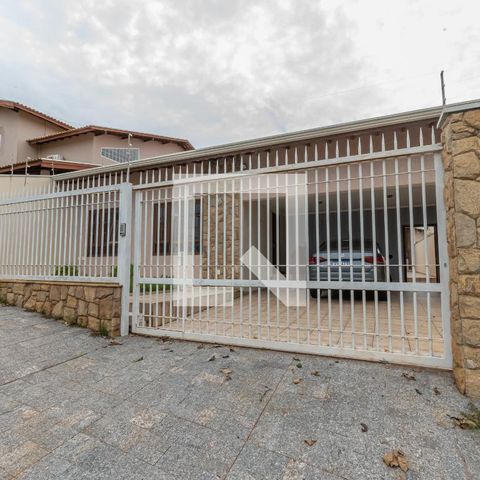 Casa à venda com 190m², 4 quartos e 3 vagasFachada 
