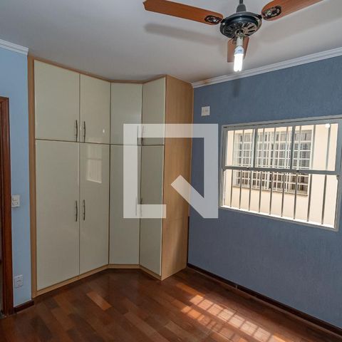 Casa à venda com 190m², 4 quartos e 3 vagasSuite 