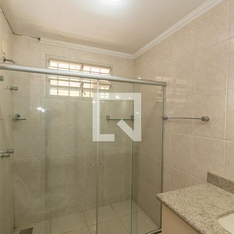 Casa à venda com 190m², 4 quartos e 3 vagasBanheiro Corredor