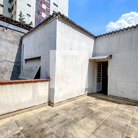 Casa para alugar com 600m², 8 quartos e 15 vagasVaranda