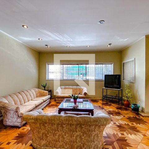 Casa para alugar com 600m², 8 quartos e 15 vagasSala