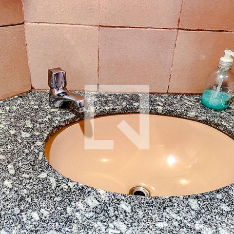 Casa para alugar com 600m², 8 quartos e 15 vagasBanheiro 5