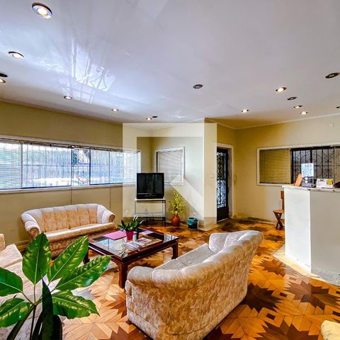 Casa para alugar com 600m², 8 quartos e 15 vagasSala