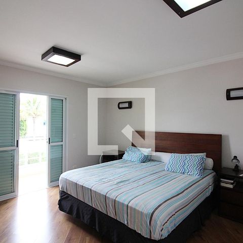 Casa à venda com 300m², 3 quartos e 4 vagasSuíte 1