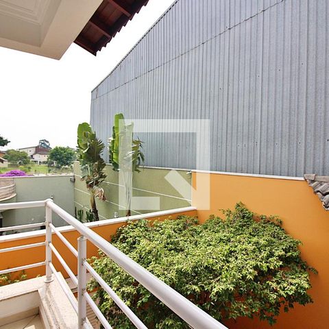 Casa à venda com 300m², 3 quartos e 4 vagasSuíte 2 Sacada