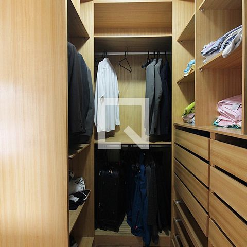 Casa à venda com 300m², 3 quartos e 4 vagasSuíte 1 Closet