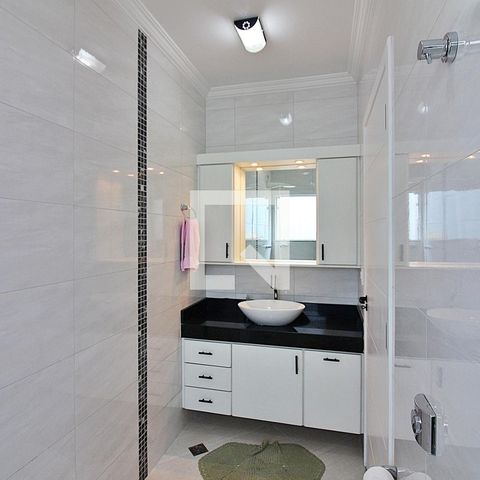 Casa à venda com 300m², 3 quartos e 4 vagasSuíte 2 Banheiro