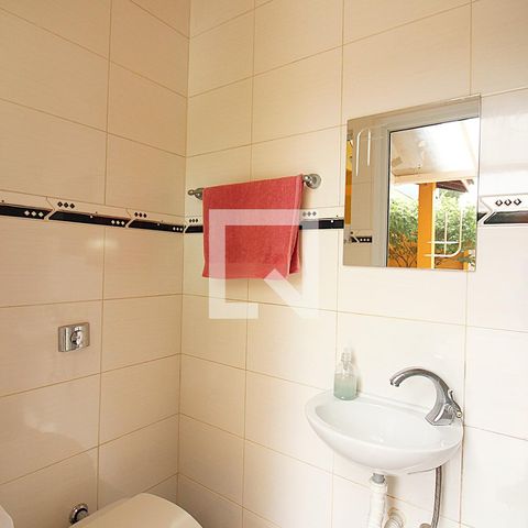 Casa à venda com 300m², 3 quartos e 4 vagasBanheiro de serviço