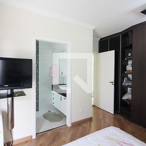 Casa à venda com 300m², 3 quartos e 4 vagasSuíte 2