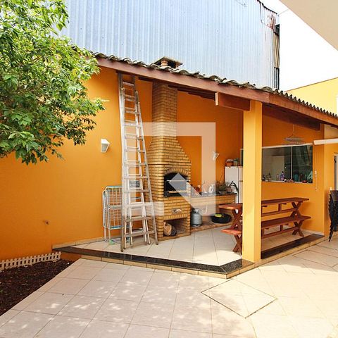 Casa à venda com 300m², 3 quartos e 4 vagasQuintal e Churrasqueira