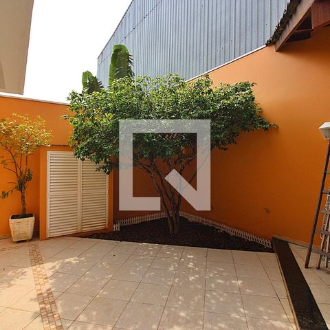 Casa à venda com 300m², 3 quartos e 4 vagasQuintal e Churrasqueira