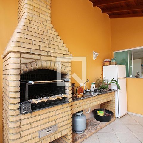 Casa à venda com 300m², 3 quartos e 4 vagasQuintal e Churrasqueira