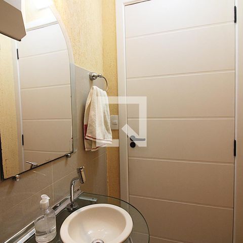 Casa à venda com 300m², 3 quartos e 4 vagasLavabo