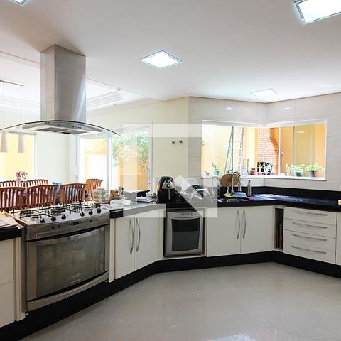 Casa à venda com 300m², 3 quartos e 4 vagasCozinha
