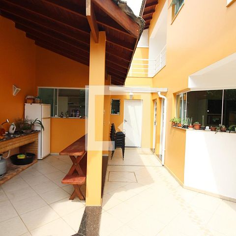 Casa à venda com 300m², 3 quartos e 4 vagasQuintal e Churrasqueira