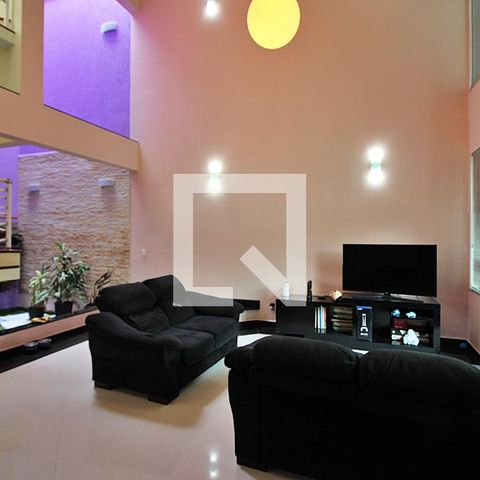 Casa à venda com 300m², 3 quartos e 4 vagasSala 1