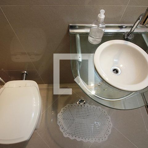 Casa à venda com 300m², 3 quartos e 4 vagasLavabo