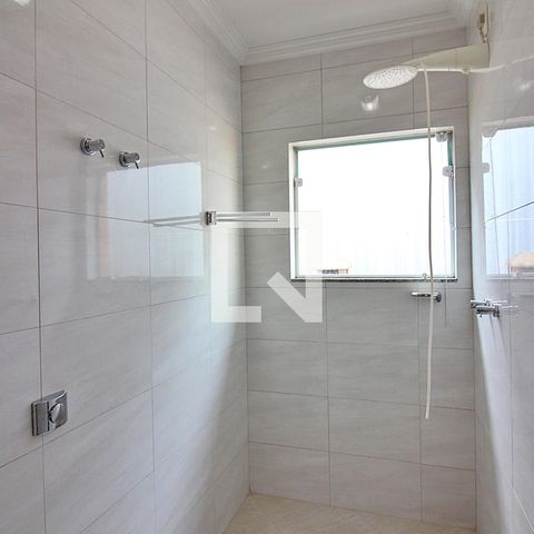 Casa à venda com 300m², 3 quartos e 4 vagasSuíte 2 Banheiro