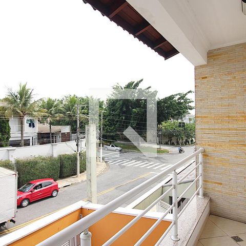 Casa à venda com 300m², 3 quartos e 4 vagasSuíte 1 Sacada