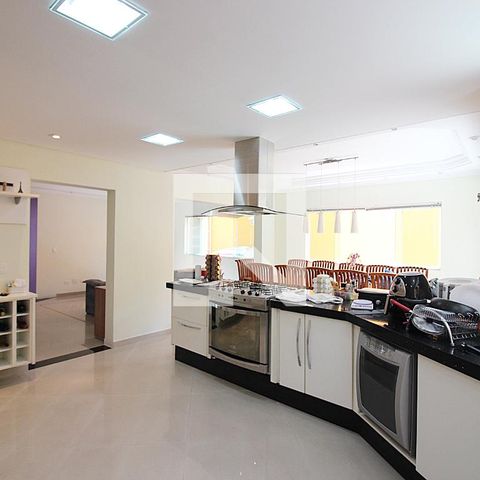 Casa à venda com 300m², 3 quartos e 4 vagasCozinha