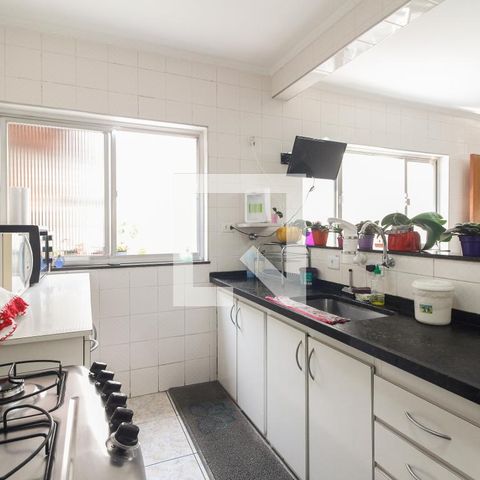 Casa à venda com 300m², 4 quartos e 5 vagasCozinha 